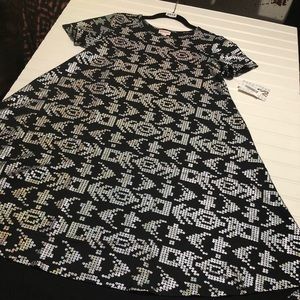 LuLaRoe XSMALL Elegant Carly NWT NEW DESIGN